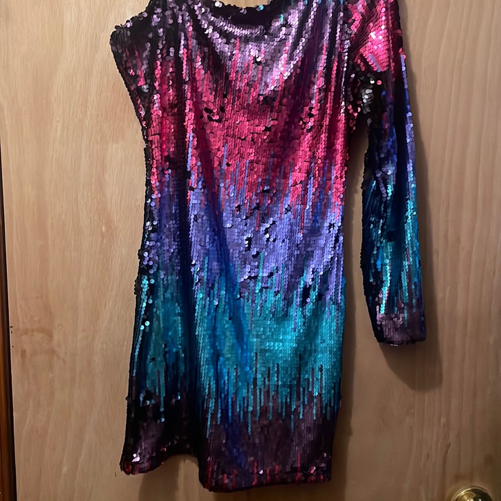 Medium sequence dress wore only twice